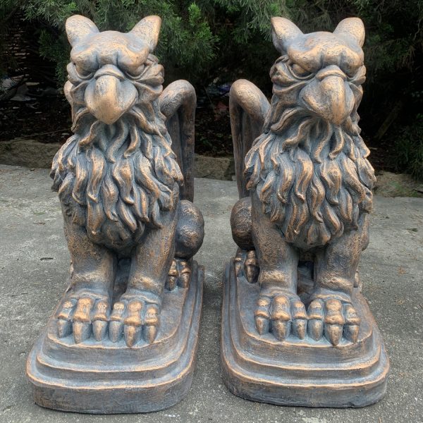 Set of 2 Magnesium Griffin Statues "Peter & Lois"