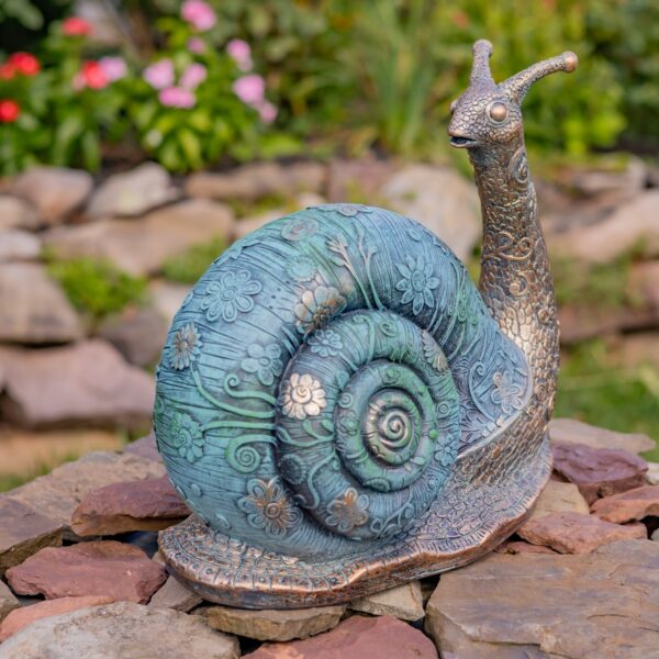 11" Polyresin Snail Garden Statue "Zippy"
