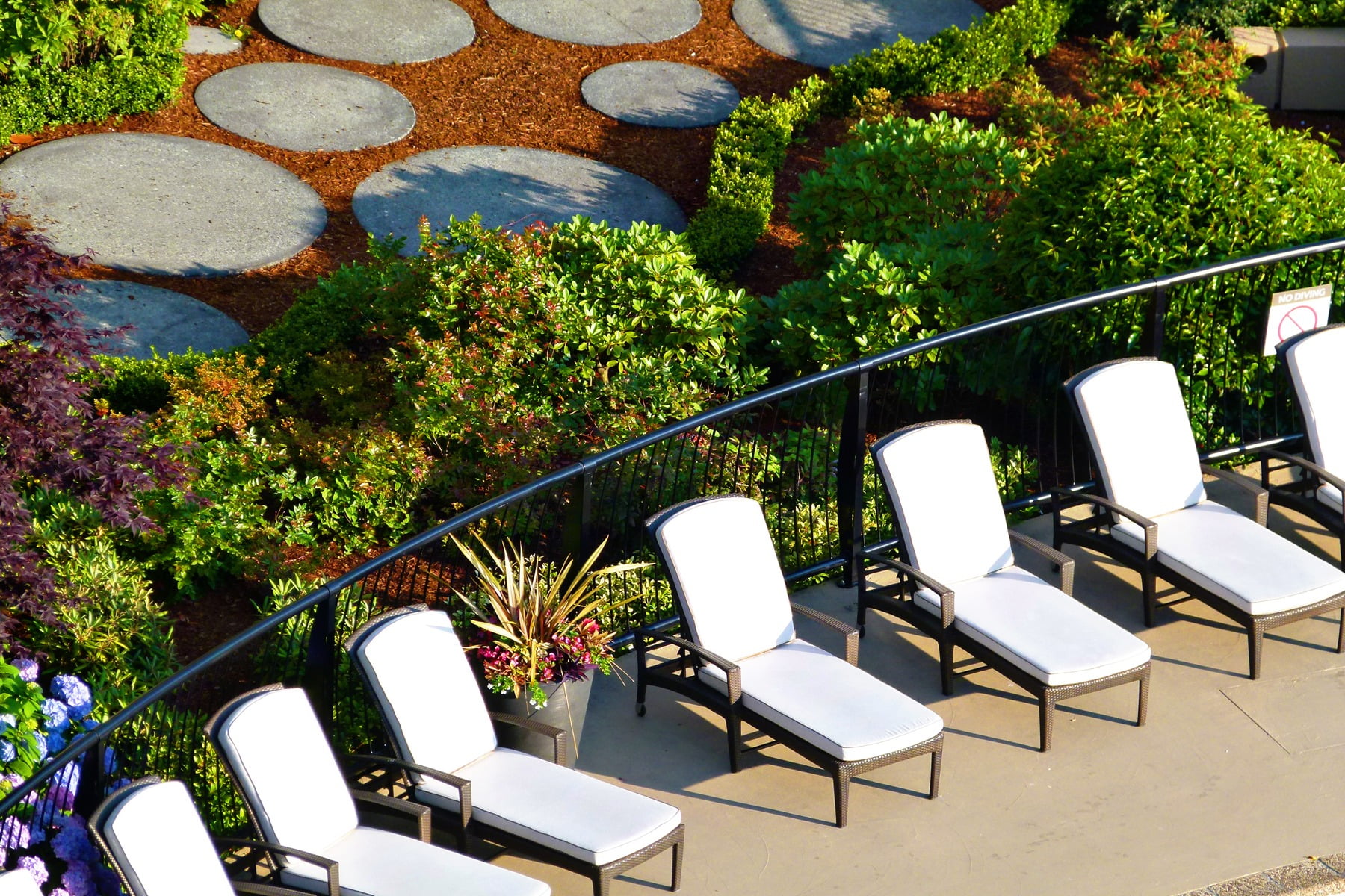 outdoor lounge