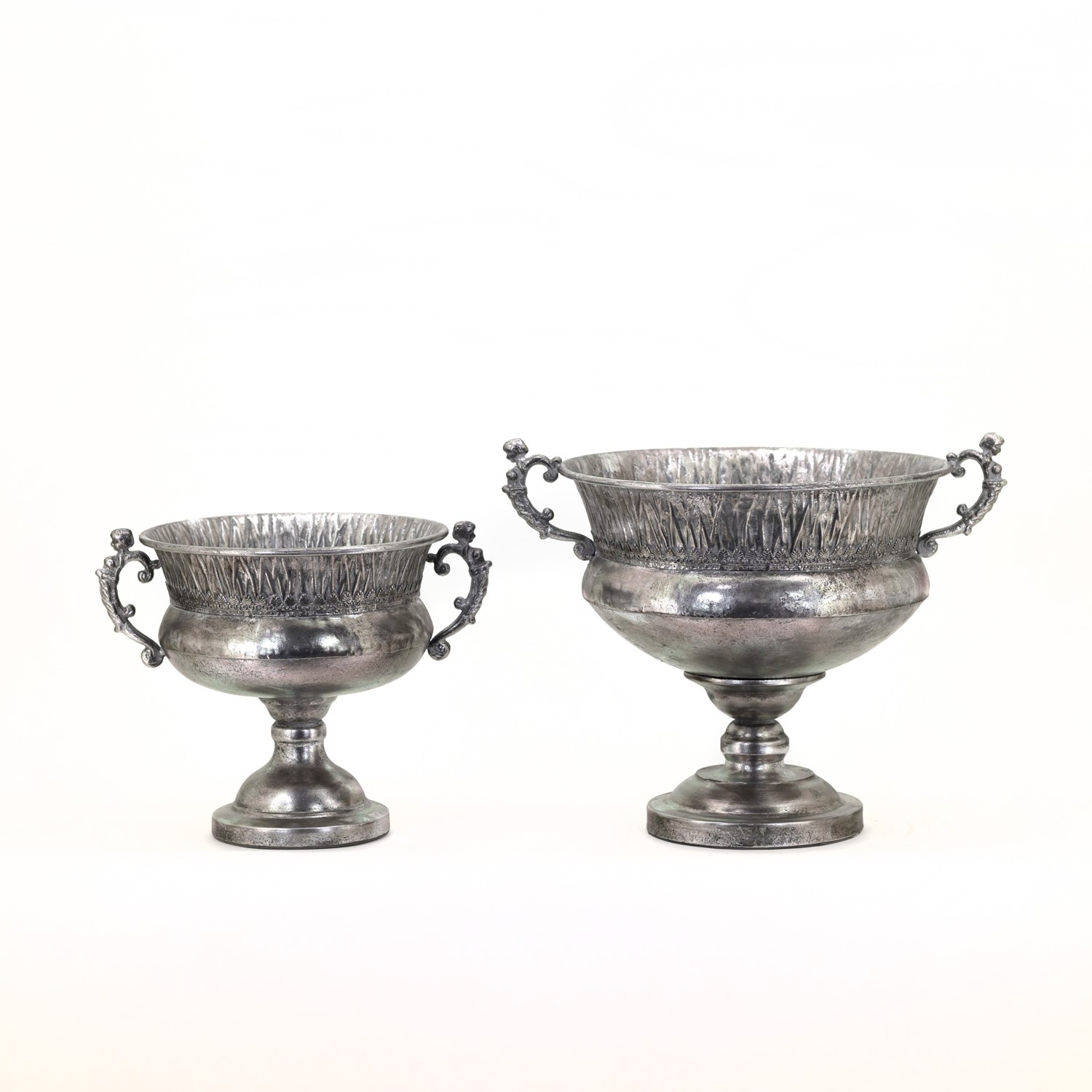 Set of 2 Assorted Metal Urns "Pomona"