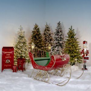 Large Victorian Style Christmas Sleigh Kutaisi in Red, Green and Gold