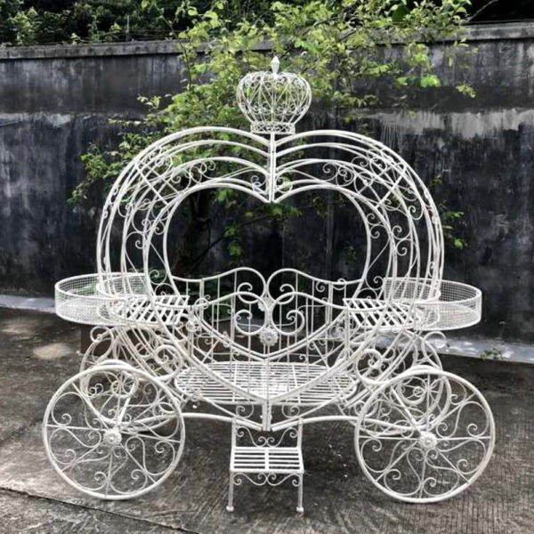 Courtney Heart-Shaped Iron Flower Carriage