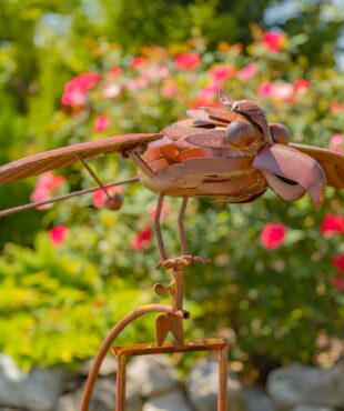 53 inch tall iron flying hawk with moving wings balance garden stake in rusty finish