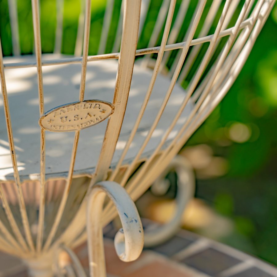 Set of 2 Metal Heart-Shaped Cage Plant Stands "Ariyanna" - Image 7