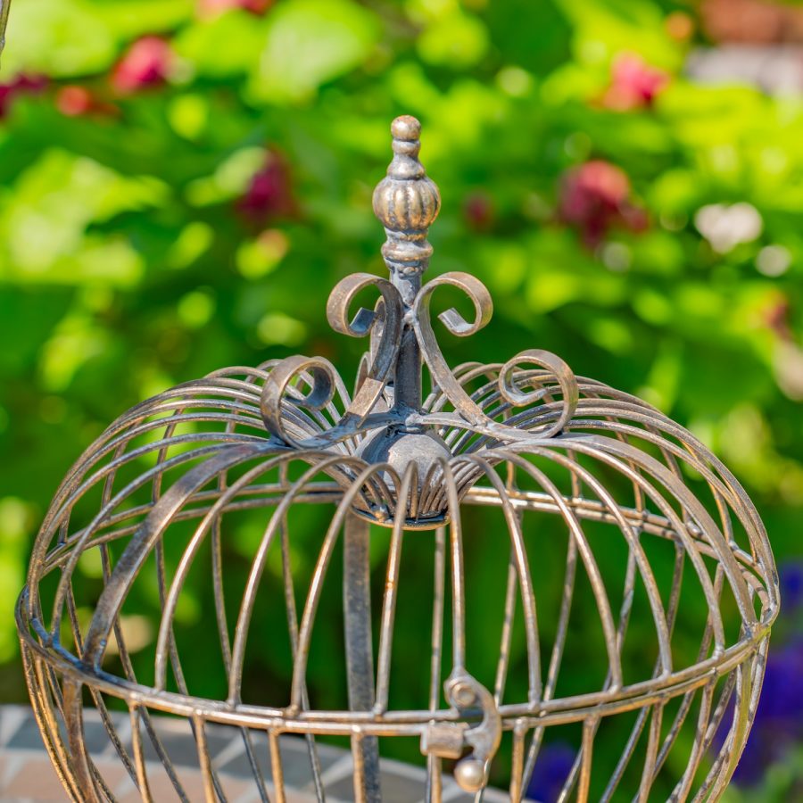 Set of 2 Metal Heart-Shaped Cage Plant Stands "Ariyanna" - Image 12