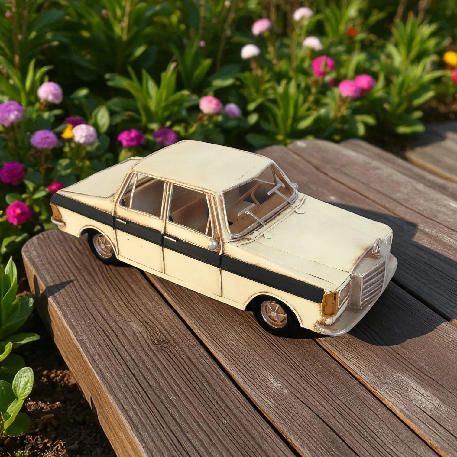 Vintage Style Tabletop Car Decoration - Lesera